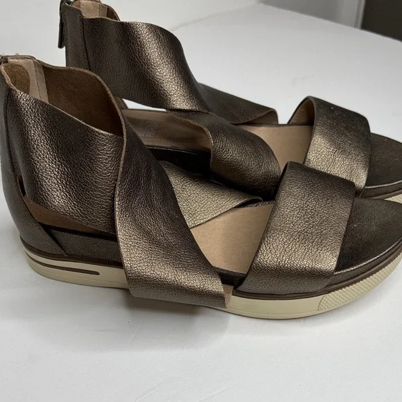 Eileen Fisher Sport Suede Sneaker Sandal in Metallic Bronze  Size 7 - Picture 3 of 9